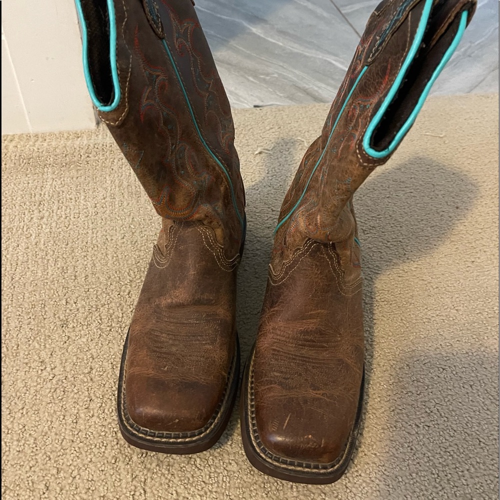 Justin turquoise-lined women’s Boots